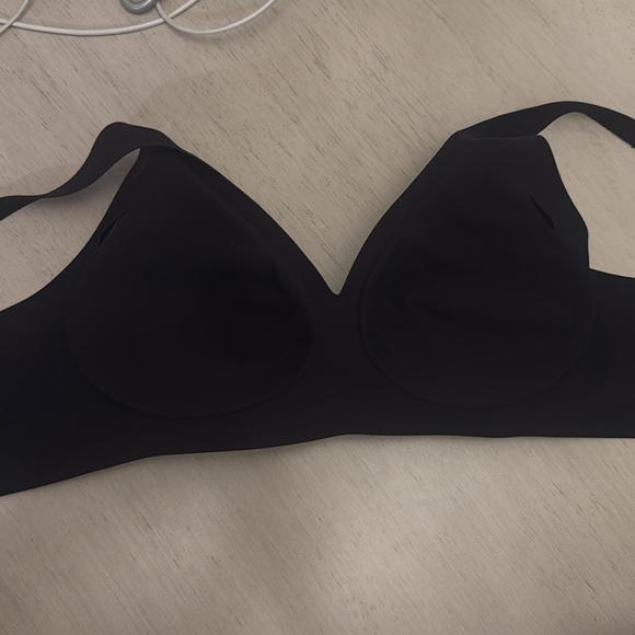 Amazon Black Seamless Bra - Picture 4 of 6
